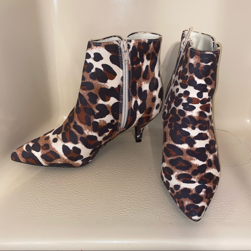 Journee animal print ankle booties size 6. Perfect kitten heel Like new